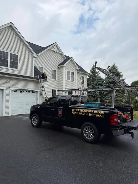 BG Gutter Cleaning LLC work photo