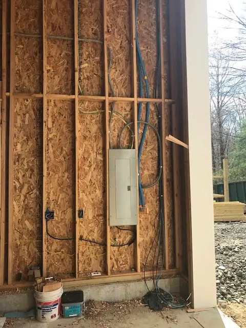 work photo from qualityelectricalcontractor.com