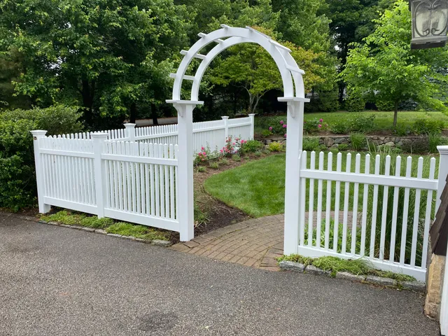 Colonial Fence Co., Inc. work photo