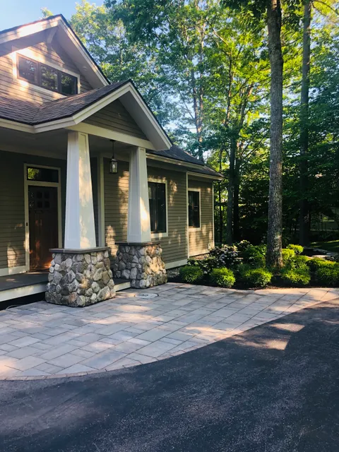 Muller's Lawn & Landscape LLC researched project photo