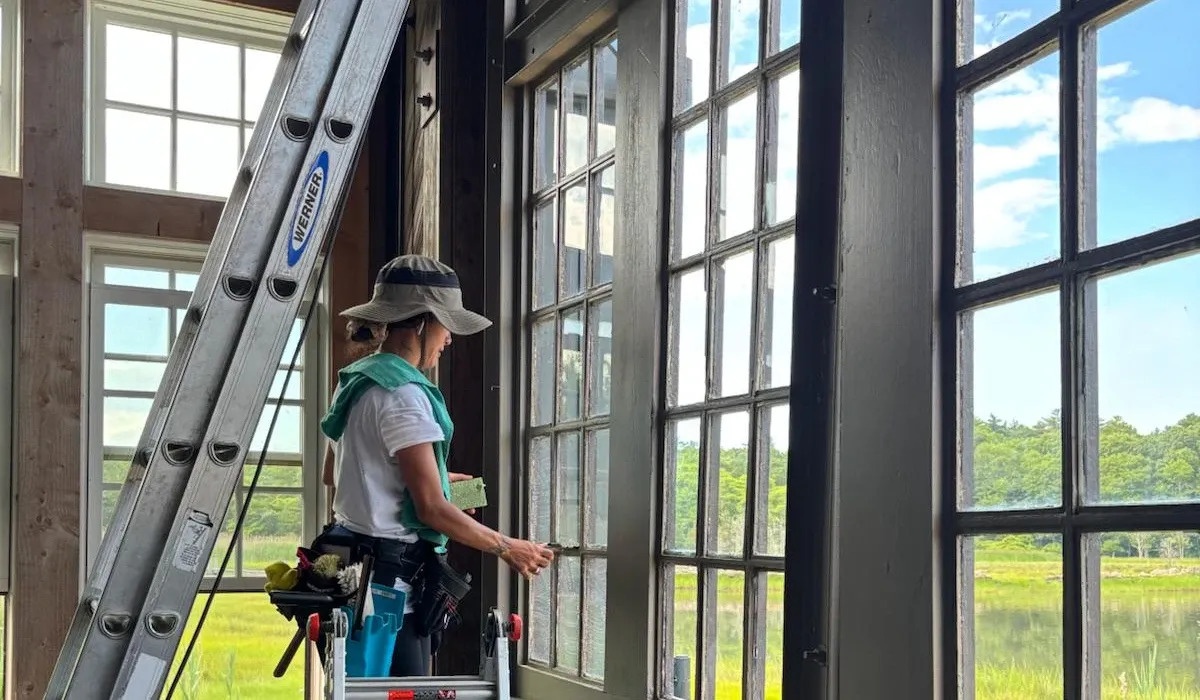 work photo from topnotchwindowcleaning.net