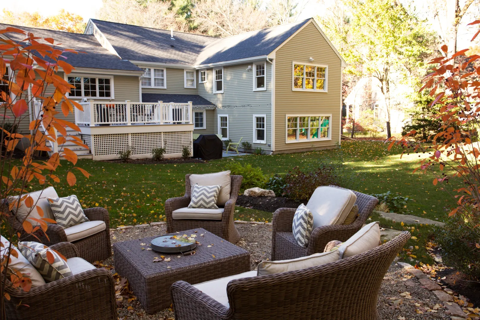 07_suzanne_rd-ext_landscaping_seating-area_IMG_1880_2400x1600.jpg