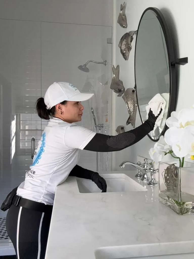 work photo from tidyandcleanservice.com