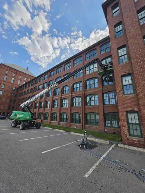 work photo from windowscleaningexpert.com
