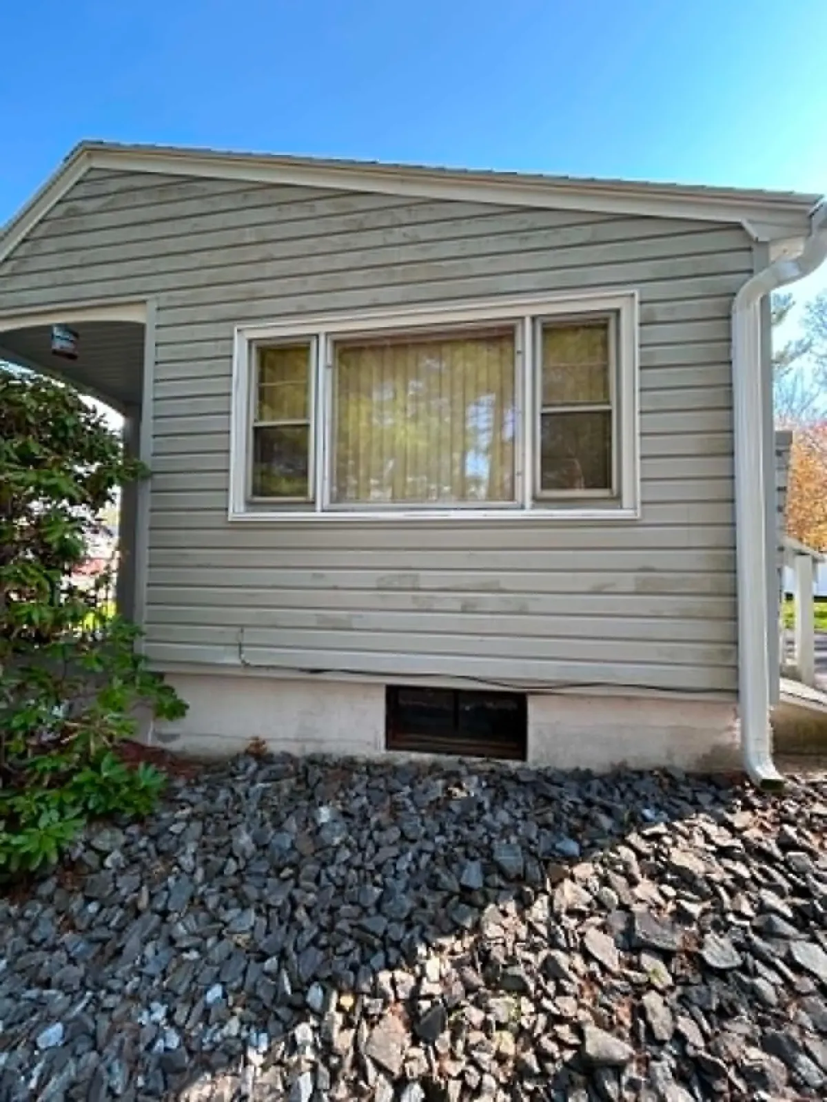siding cleaning - before