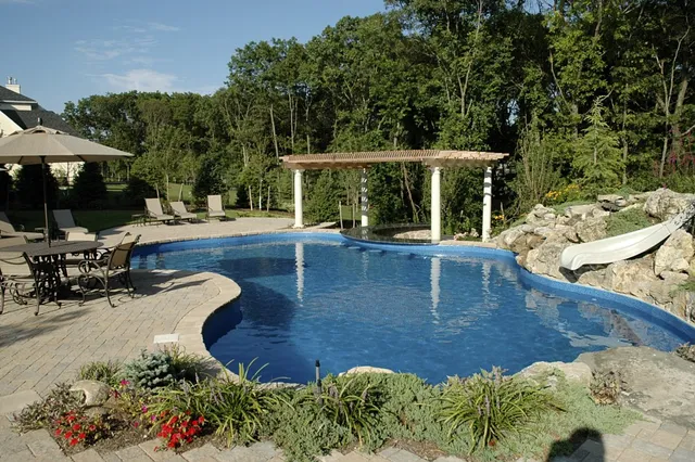 work photo from aquadreamsandspainc.com