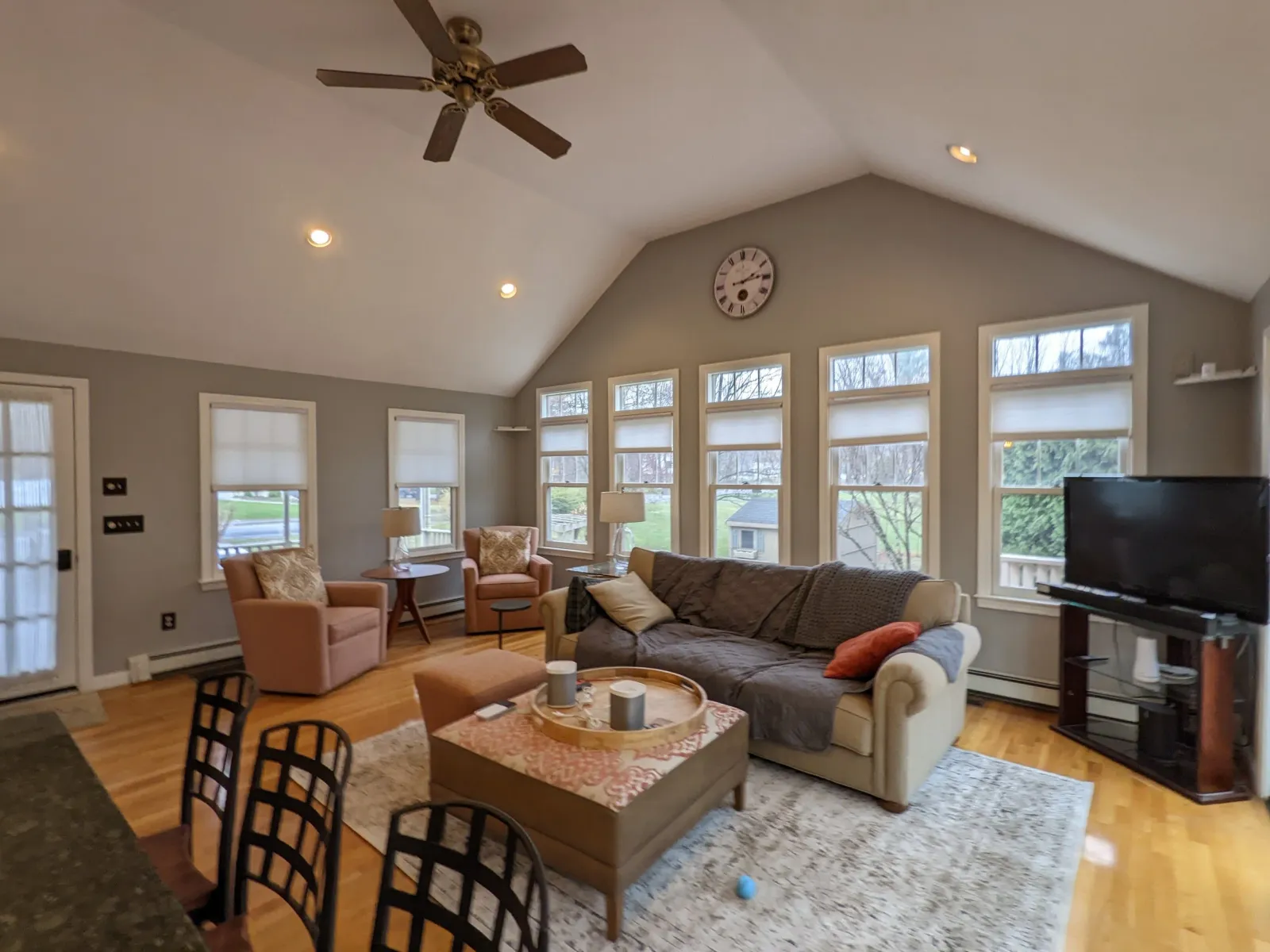paint-living-room-interior