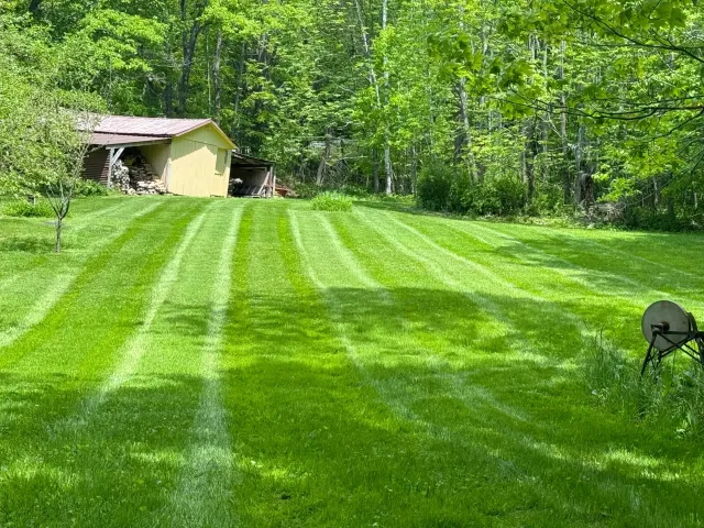 Ian's Lawn Care & Plowing work photo