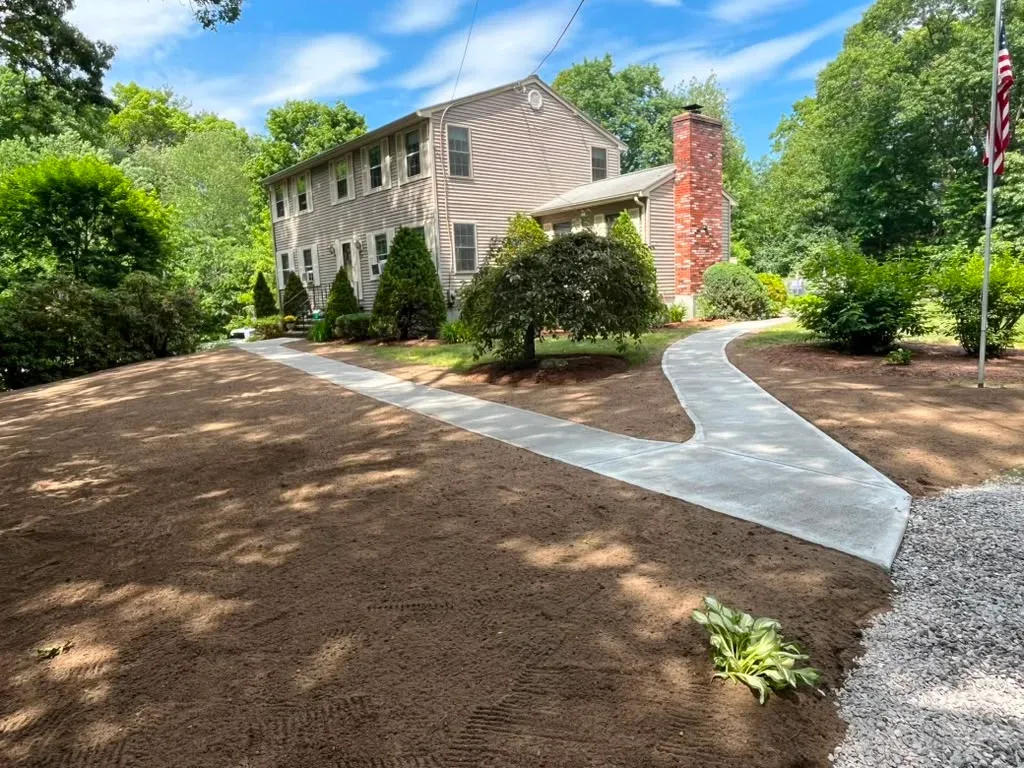 work photo from luxurylandscapinginc.com