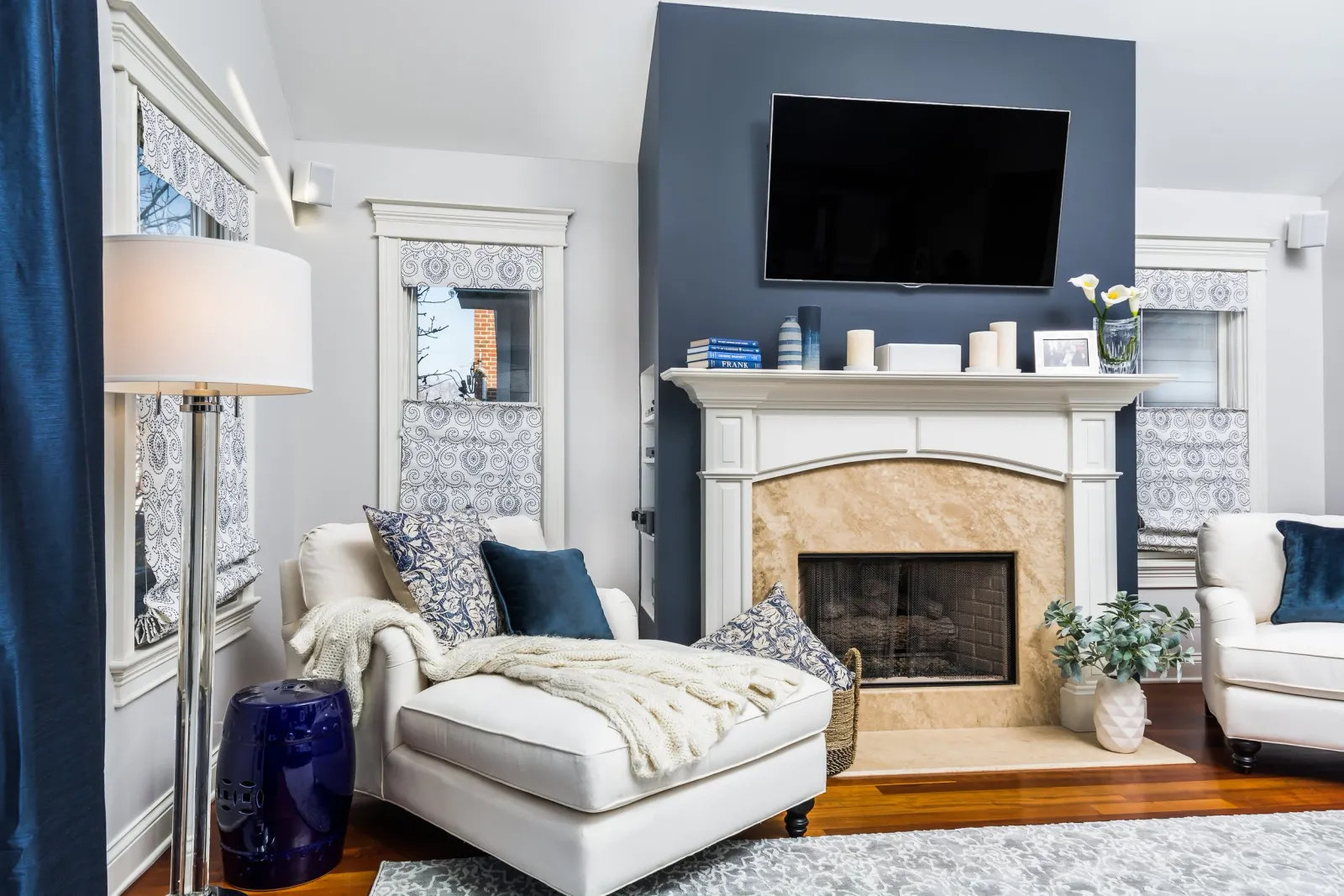 WEB 2030 W Barry Ave -16.jpg