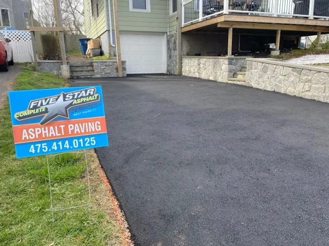 driveway finished with asphalt paving in East Haven, Connecticut
