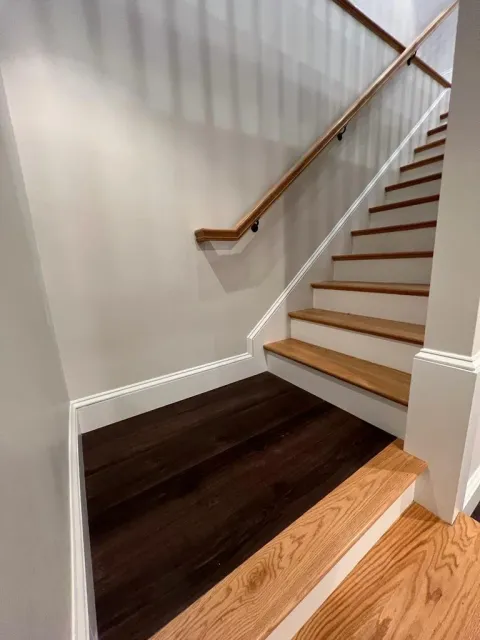 CUSTOM STAIRS & HANDRAIL