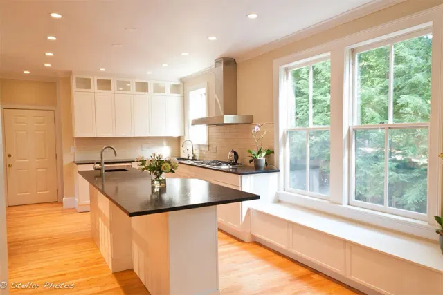 cp-contemporary-carriage-house-kitchen-island-02.jpg