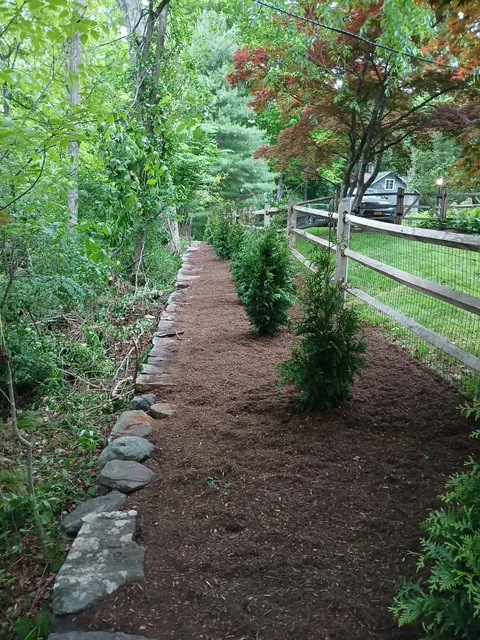 work photo from djlandscapingservicesllc.com