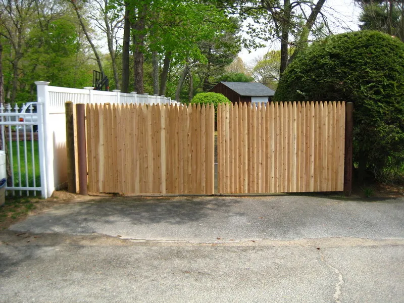 work photo from neighborlyfence.com