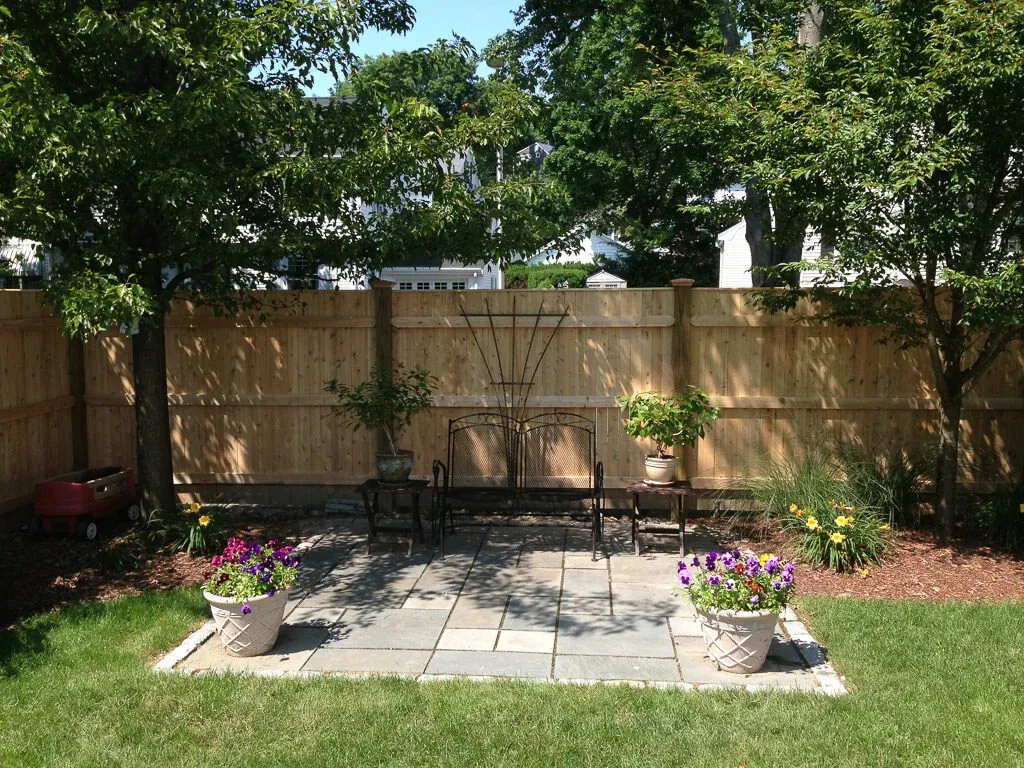 6 high cedar 1x4 board with 2x4 rails.jpg