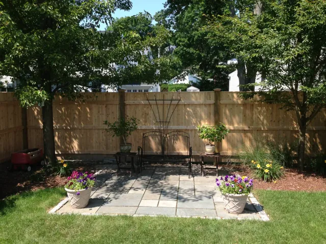 6 high cedar 1x4 board with 2x4 rails.jpg