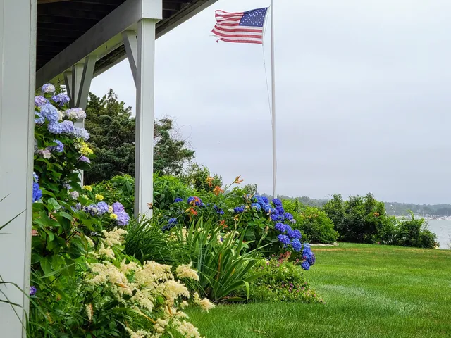 work photo from maureenallenlandscapes.com