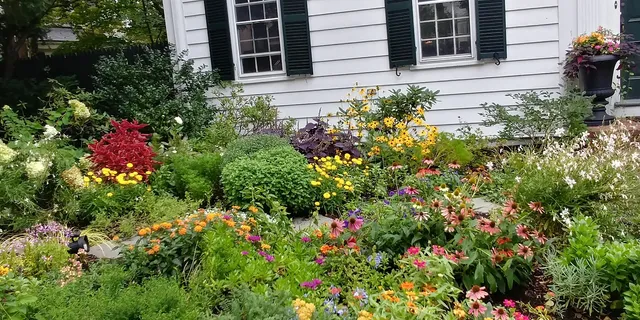 Talbots' Creative Gardening