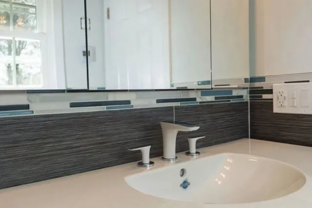 Vanity with glass tile band