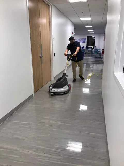 UNI-STAR Cleaning Service work photo