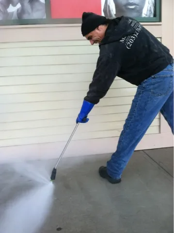 Pressure washing sidewalk 2