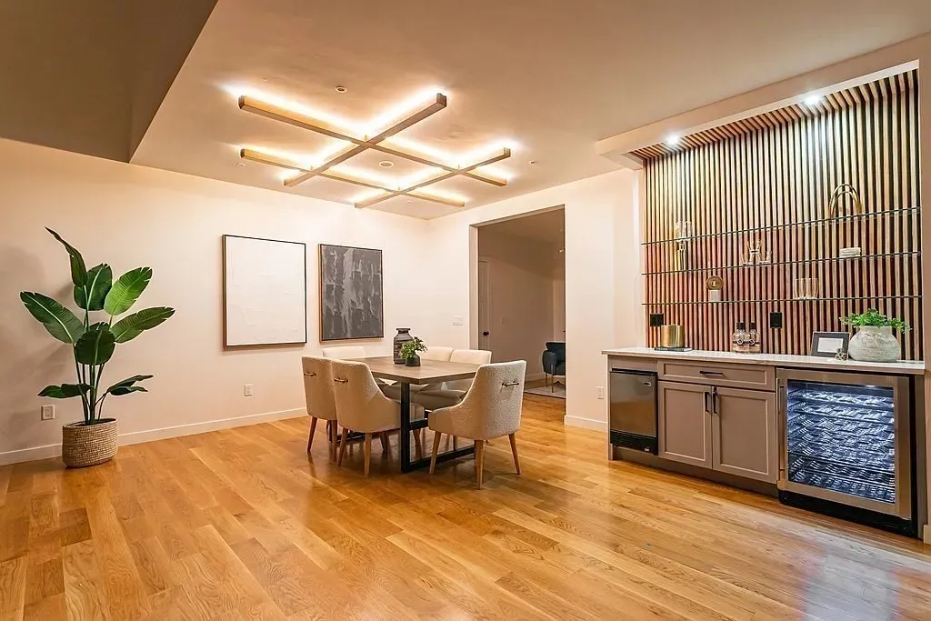 Dining Room with Bar