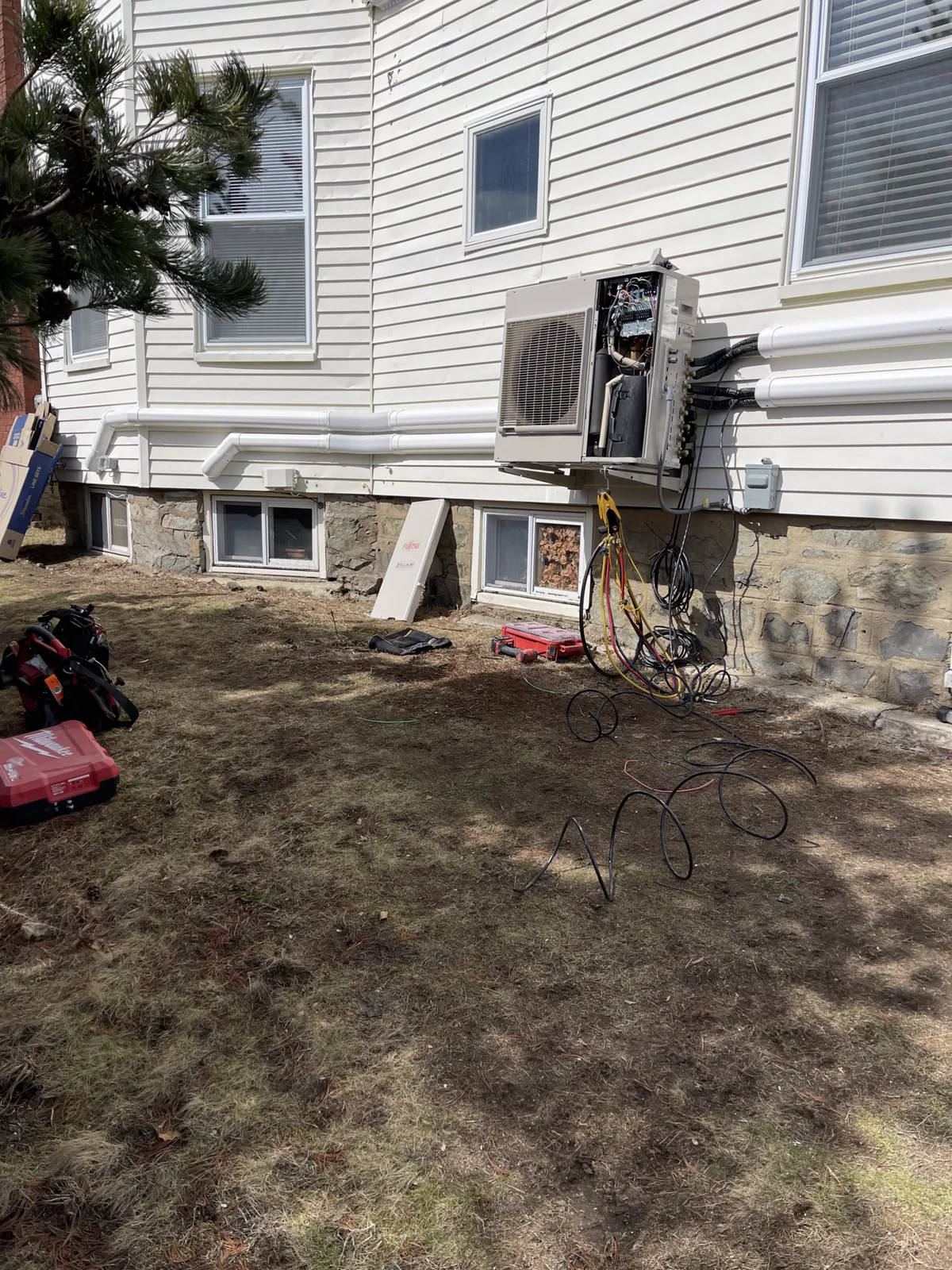 Fujitsu heat pump outdoor units for multiple zones
