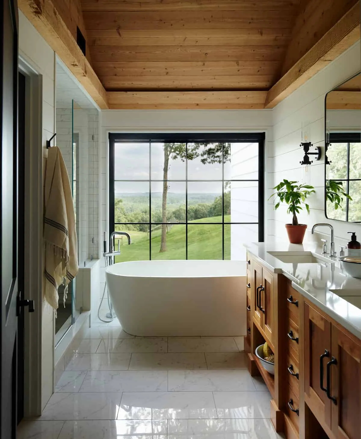 BATHROOMS & BEDROOMS