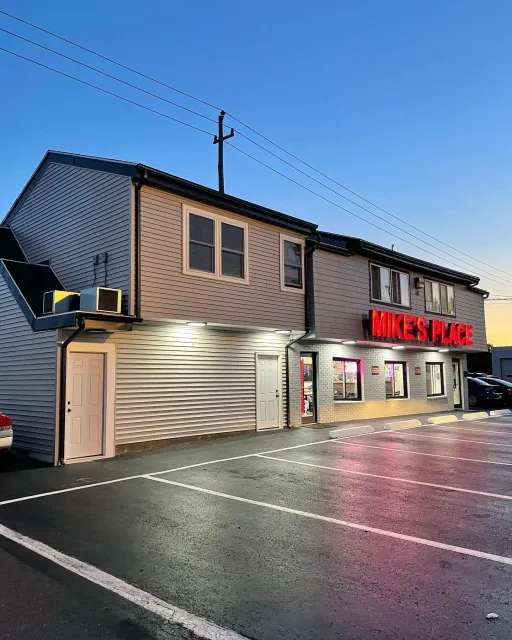 Addition done for Mike&rsquo;s Famous Roast Beef! With more room, Mike&rsquo;s is maximizing their full potential.
&bull;
It is our duty to help and support fellow small businesses!
#supportsmallbusiness #weareinthistogether #HBCONSTRUCTION #builders