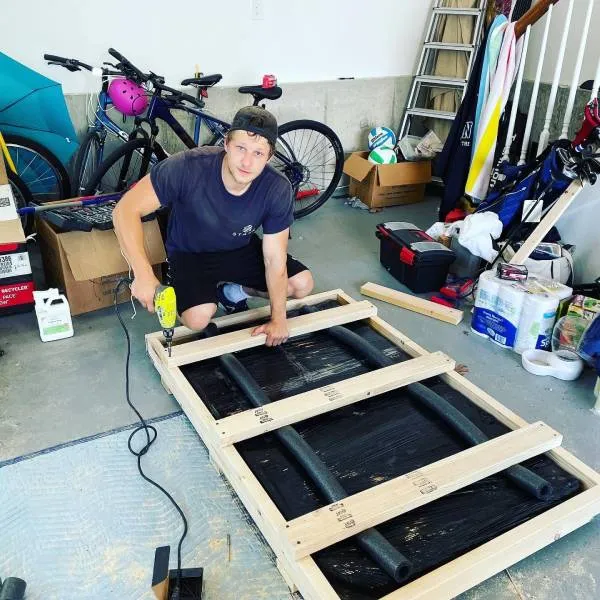 mover making a cardboard