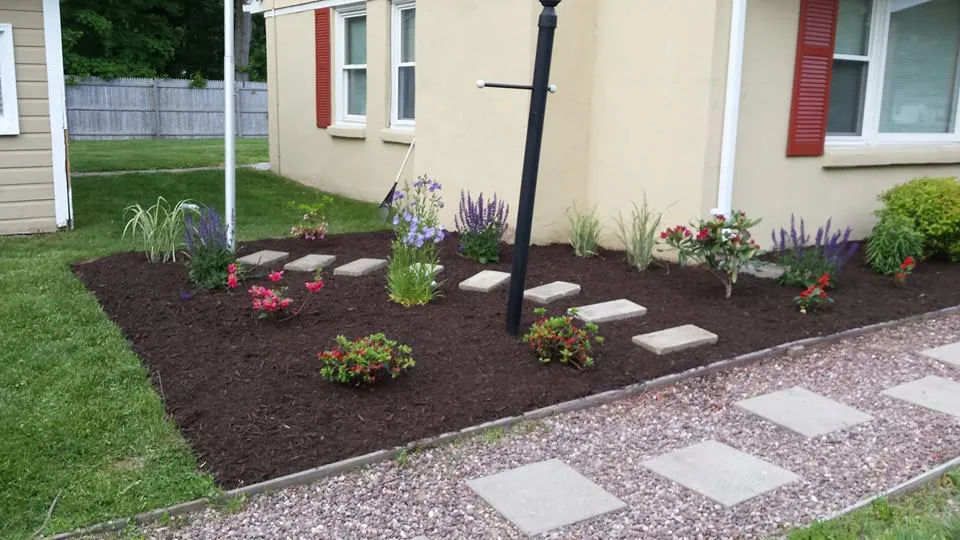 mulch bed landscaping