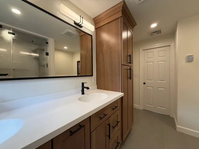 Molla Builders LLC
