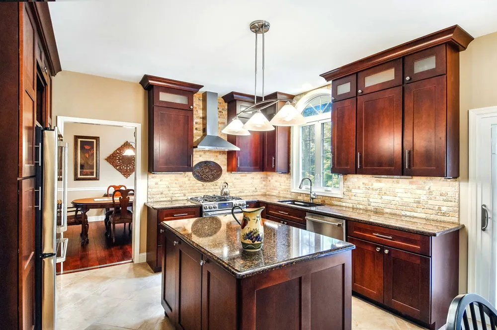 work photo from kitchen-counsel.com