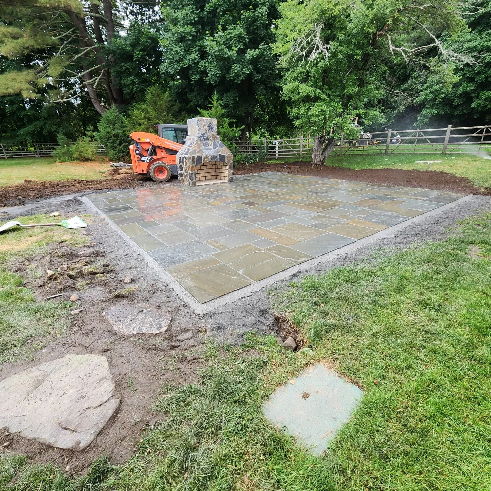 work photo from diamondlandscapingtreeservices.com