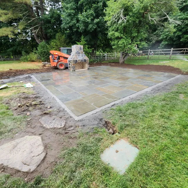 work photo from diamondlandscapingtreeservices.com