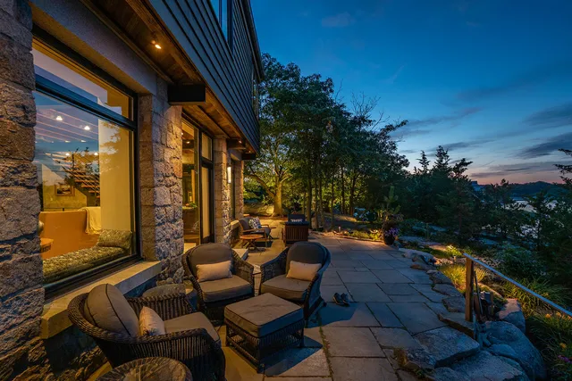 work photo from northernoutdoorlighting.com
