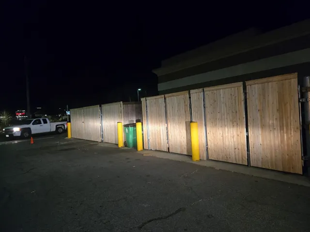 work photo from freedomfencecompanynh.com