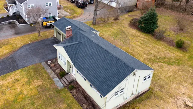 R & H ROOFING work photo