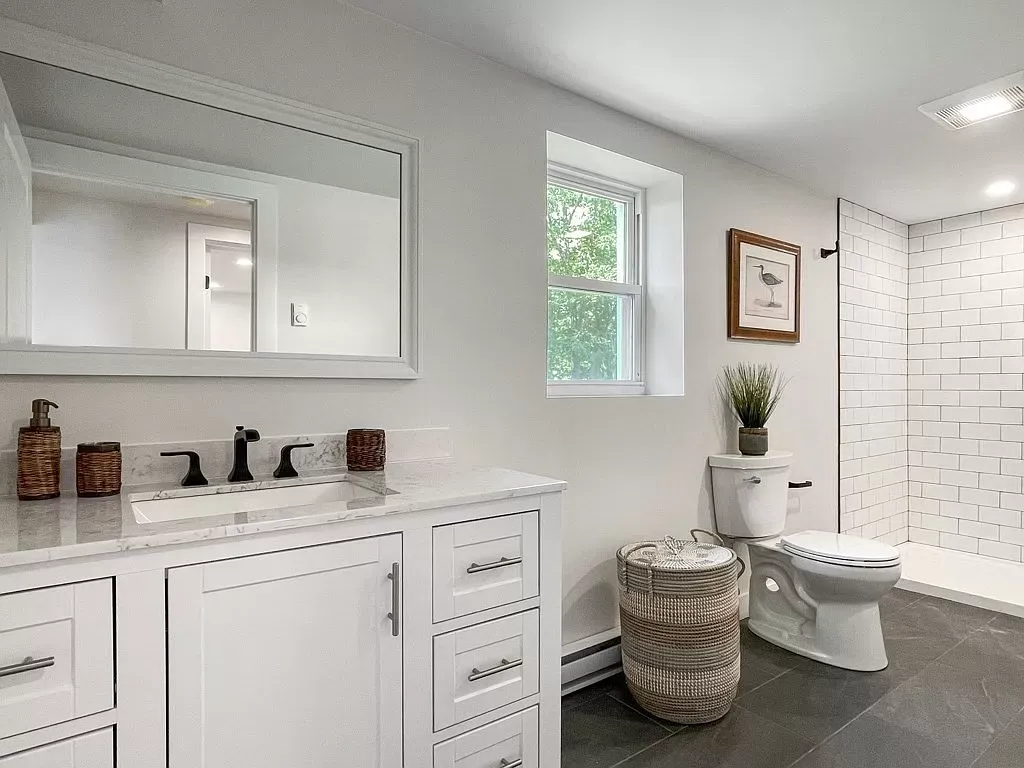 Powder room vanity with subway tile