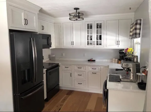 work photo from marbleheadkitchens.com