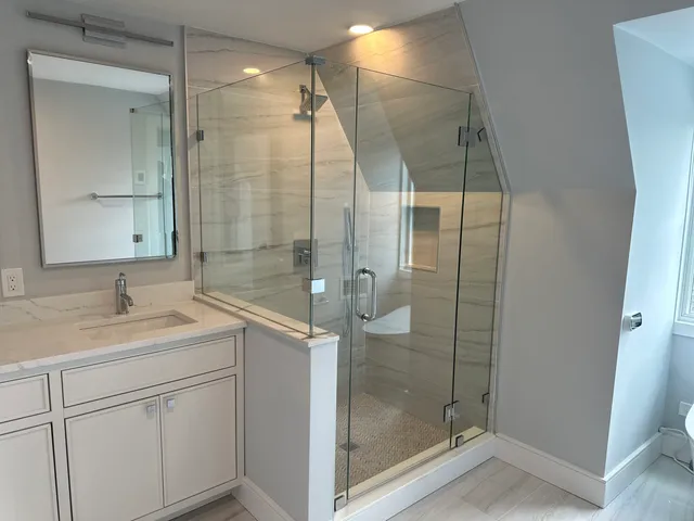 90 Return Glass Enclosure