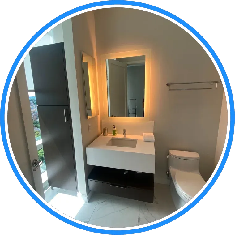 Sparkling clean bathroom cleaned by COLOR X