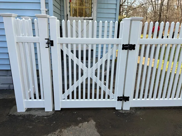 work photo from steadfastfence.com