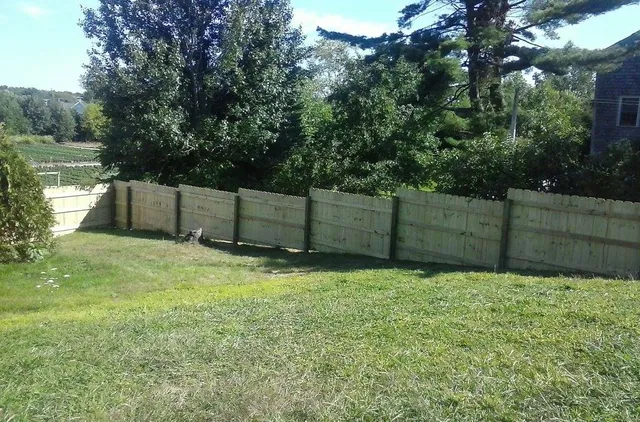 work photo from abbottfence.com