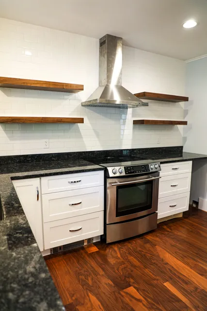 work photo from benchmarkkitchens.com