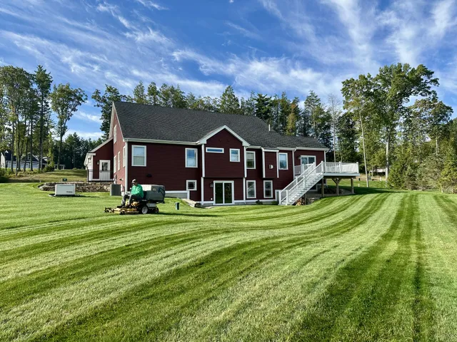 Grandscapers Yard Maintenance LLC. work photo