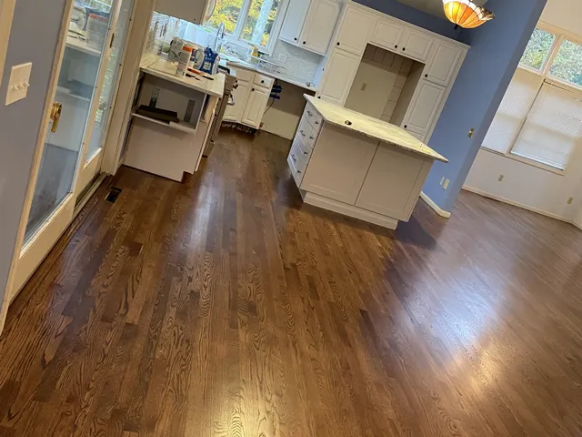 https://dmhardwoodflooring.net/wp-content/uploads/2022/01/home-2-640x480.jpg