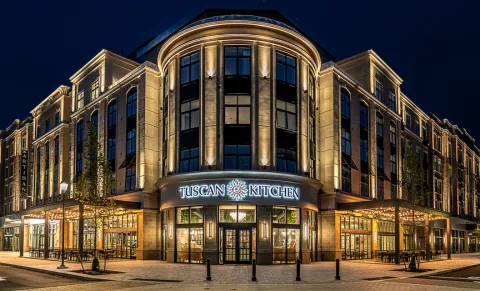 King Painting proudly completes the new Tuscan Market project, featuring the Artisan Hotel, Tuscan Kitchen, Skybar and stunning residences.