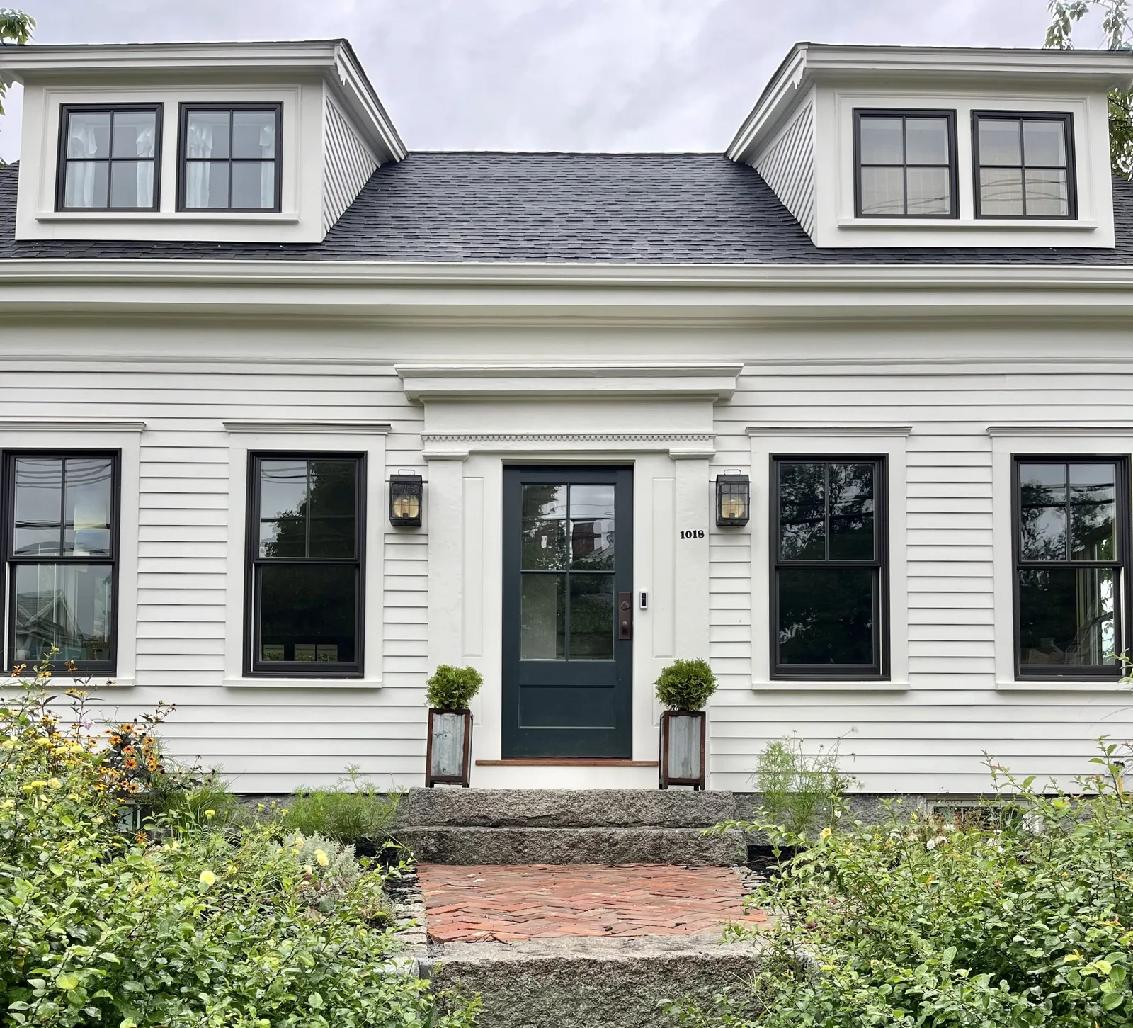Adorable Lanesville Cottage and Studio